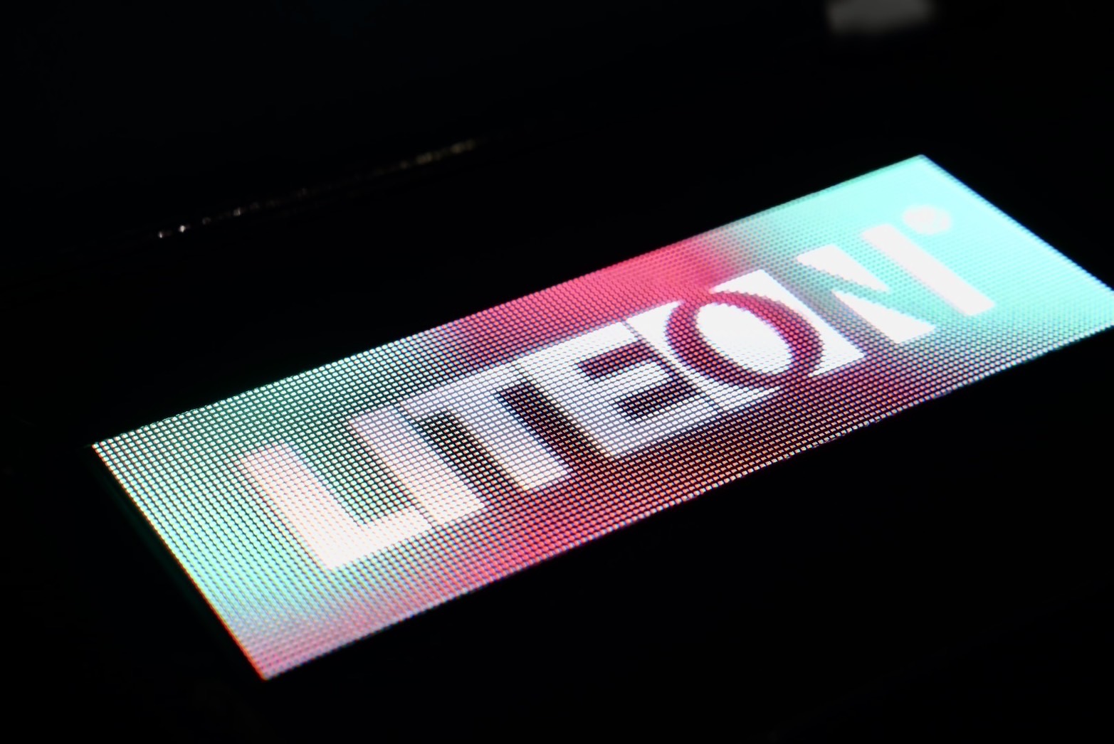 新聞照片九_Mini LED 智能尾燈.jpg (259 KB)