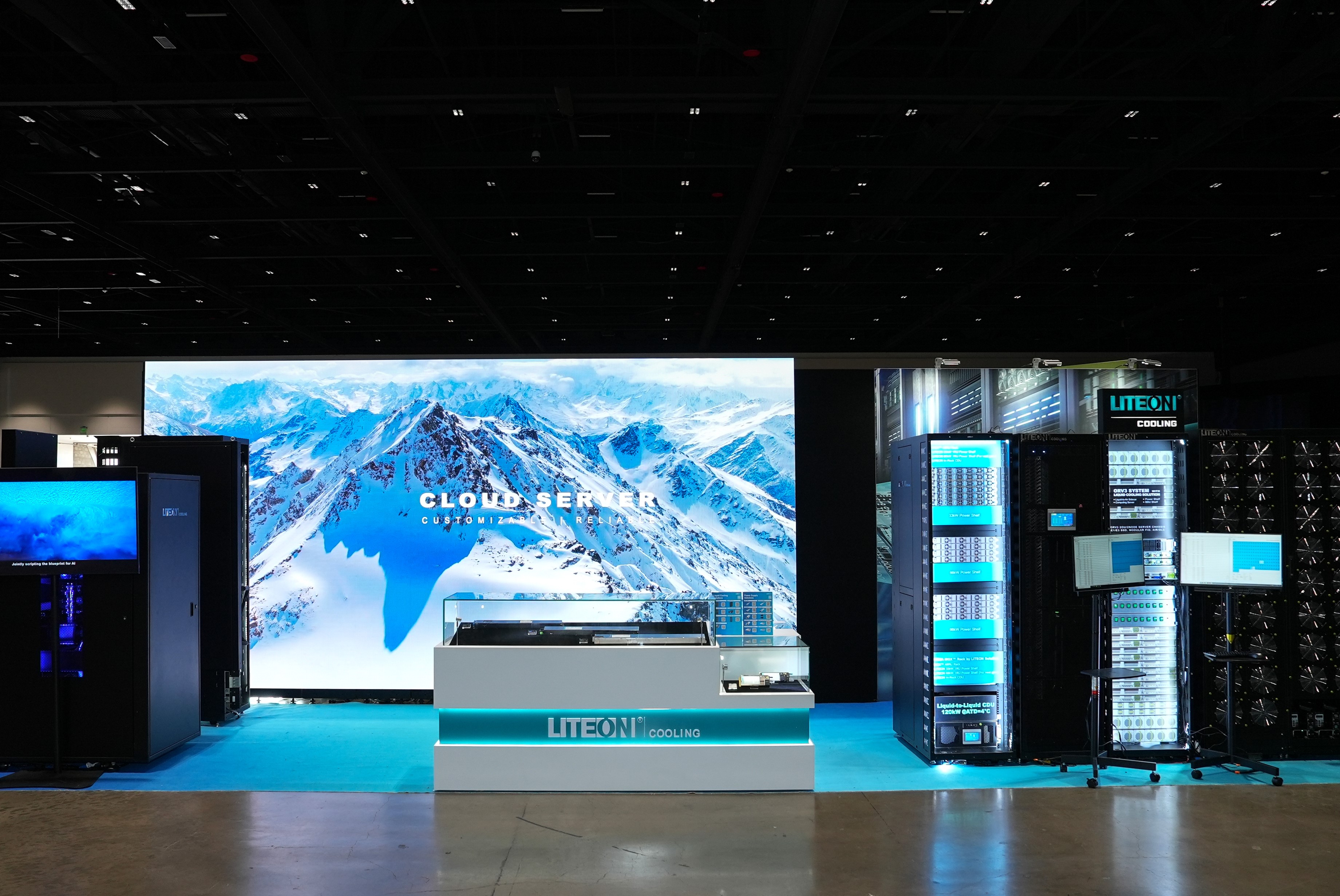 新聞稿照片四、光寶揮軍2024 OCP全球峰會 首推NVIDIA驅動之整合式AI雲端伺服器機櫃解決方案 串聯五大關鍵技術 開創綠色資料中心新格局.jpg (1.47 MB)